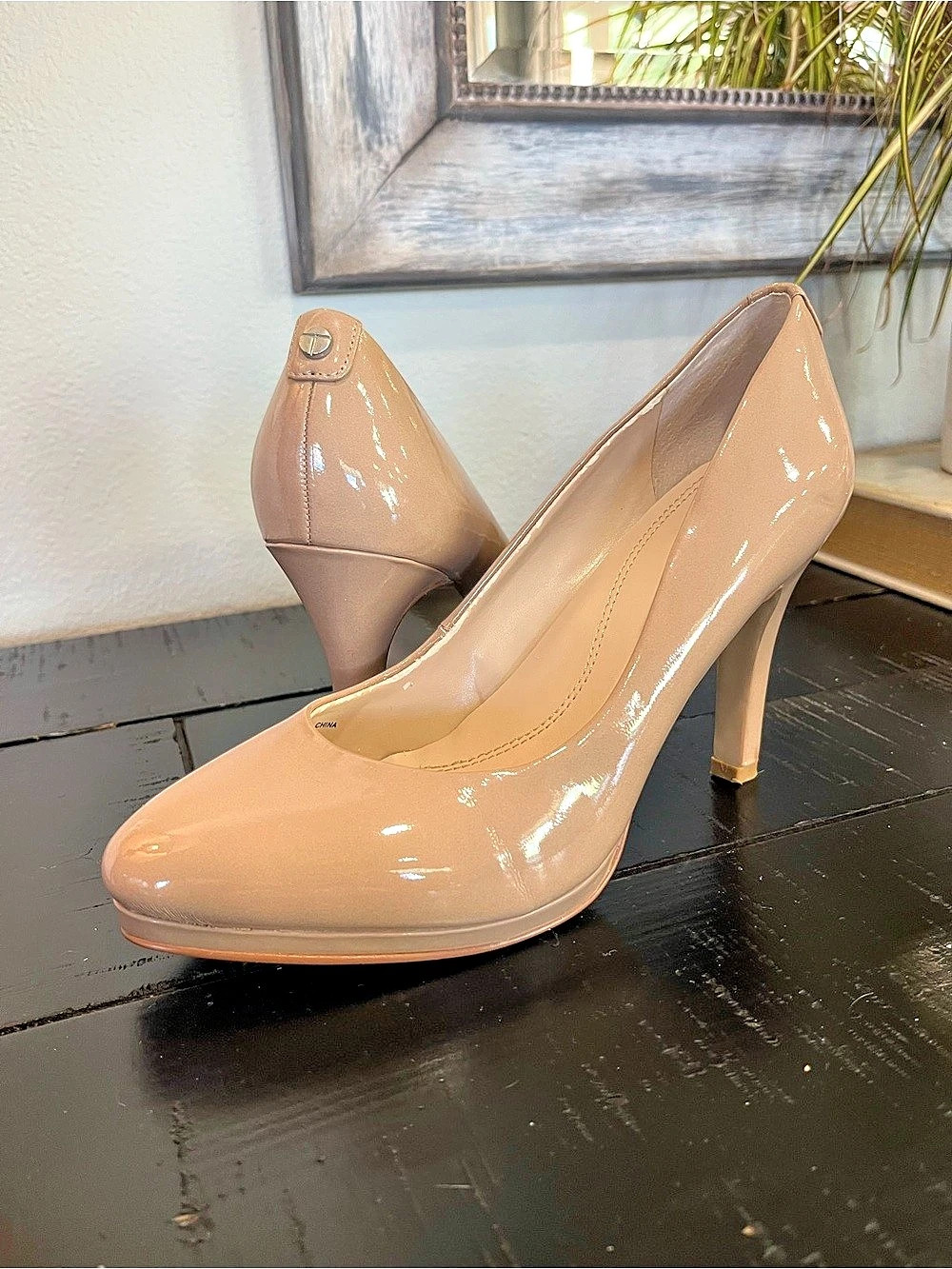 Tahari Patent Leather Pumps in Nude US 8